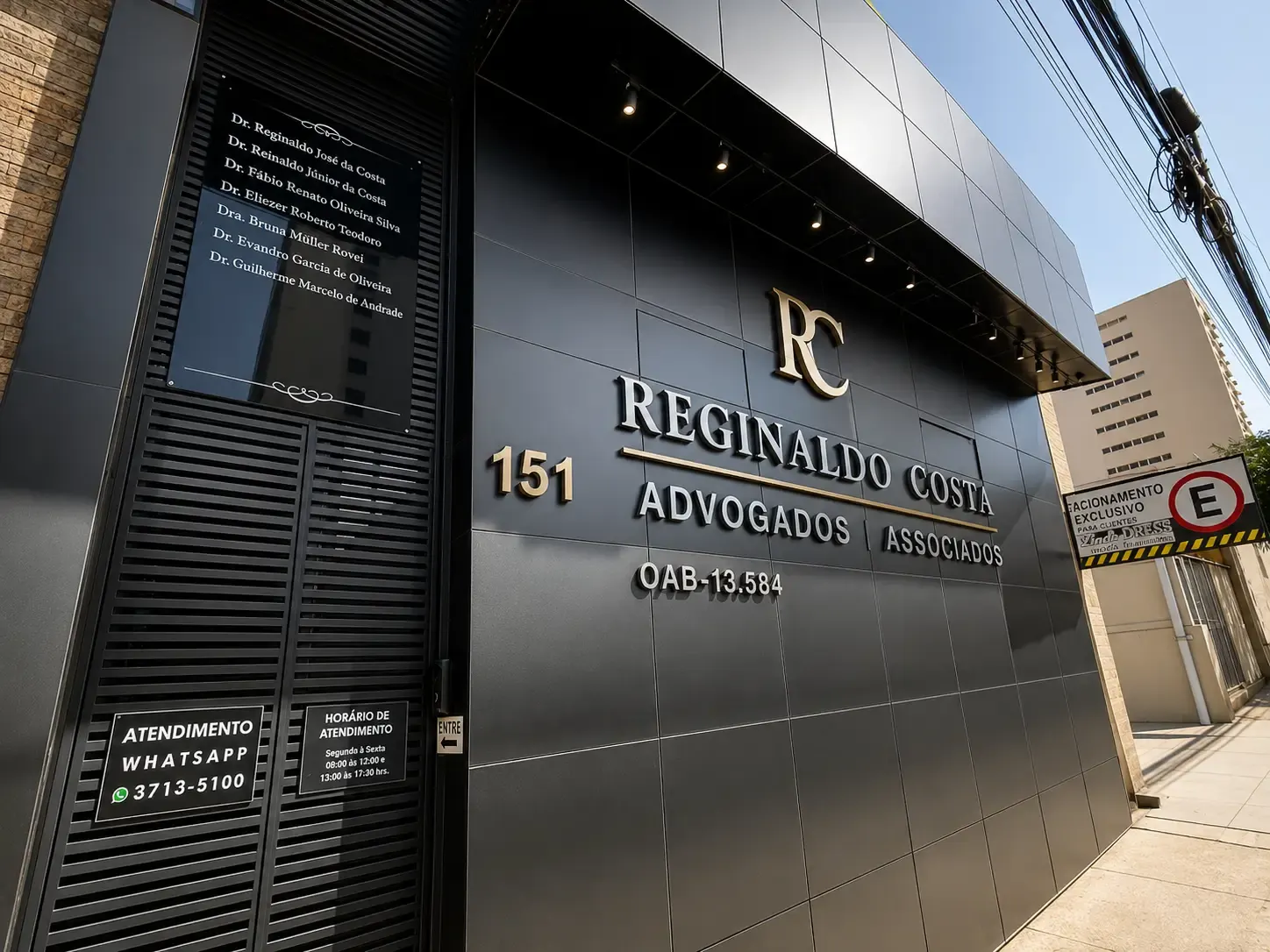 Fachada do escritório Reginaldo Costa Advogados Associados